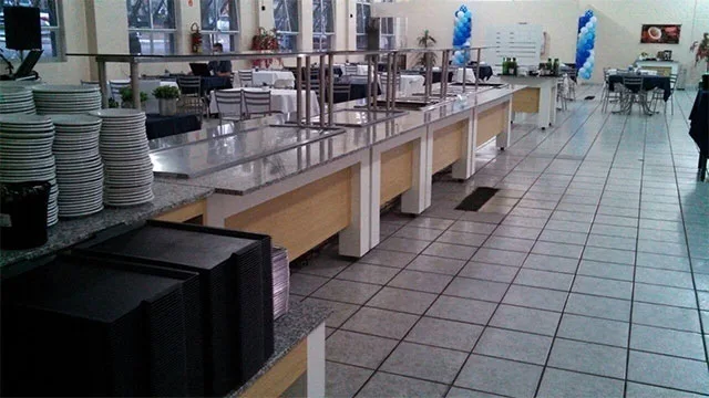 Linha de distribuição de alimentos em inox